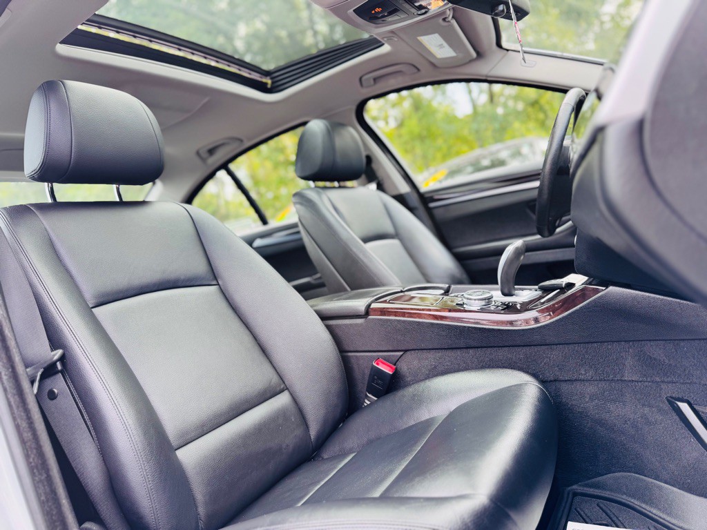 2014 BMW 5 Series Image 31