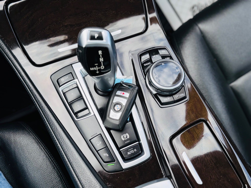2014 BMW 5 Series Image 55