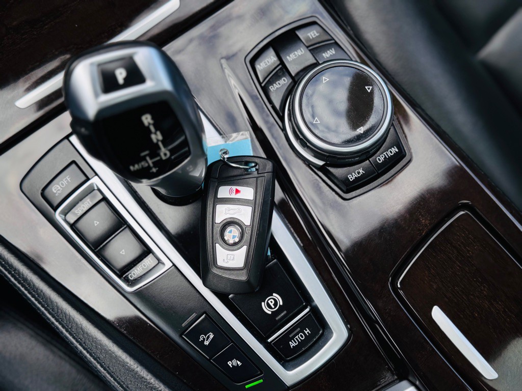 2014 BMW 5 Series Image 56