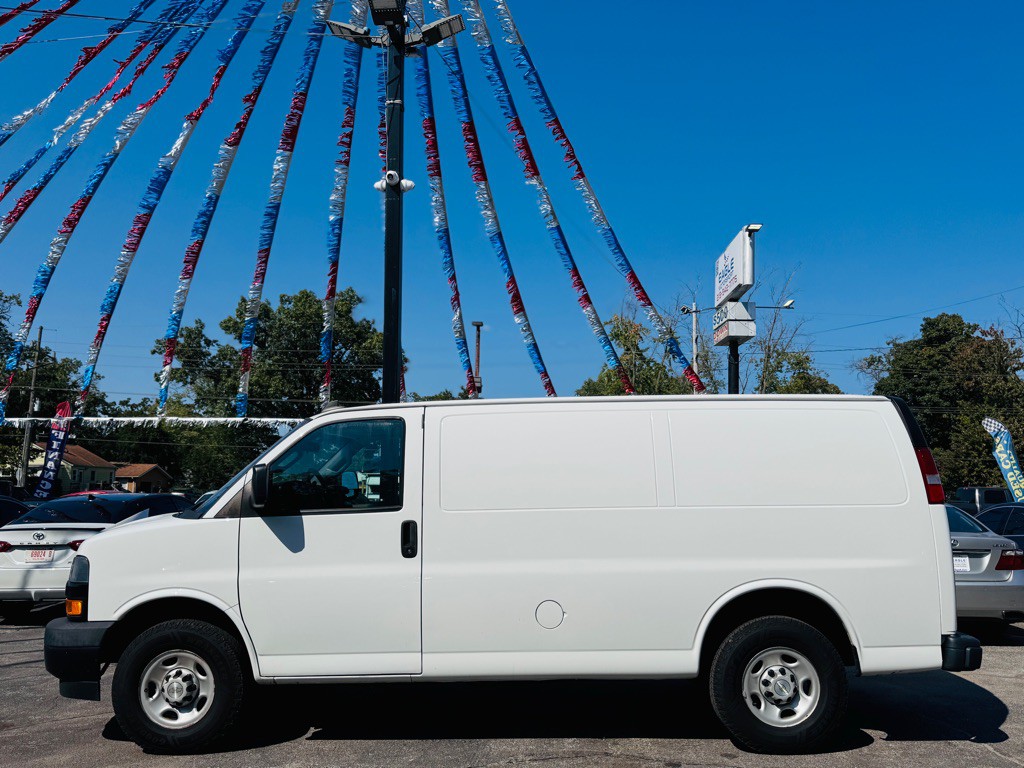 2020 Chevrolet Express Image 9