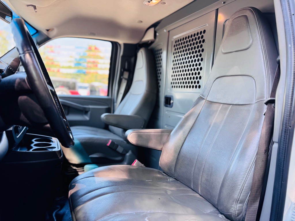 2020 Chevrolet Express Image 16