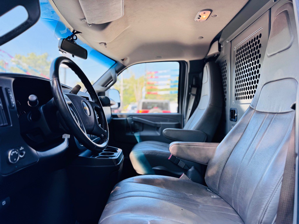 2020 Chevrolet Express Image 17