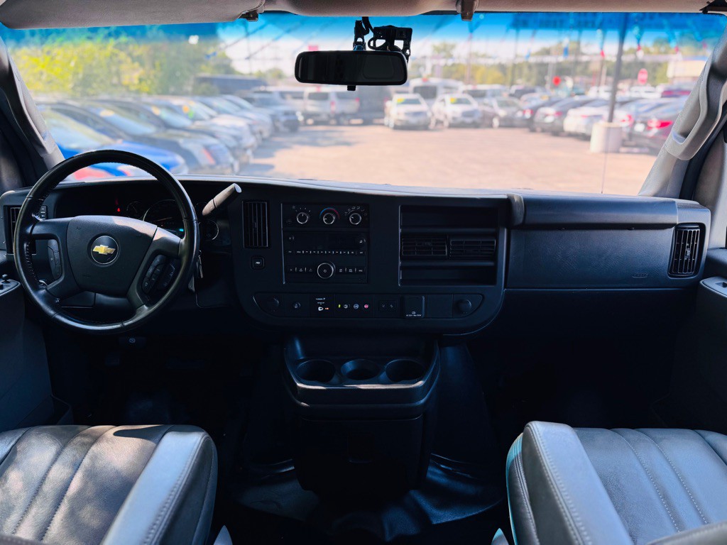 2020 Chevrolet Express Image 26