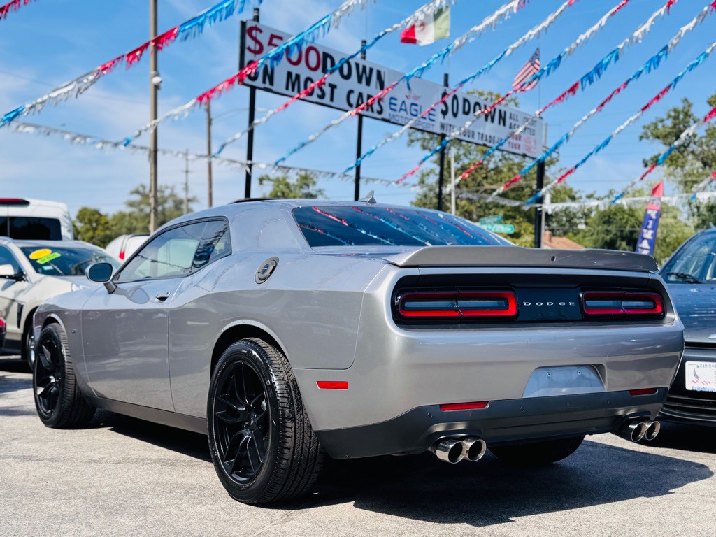 2017 Dodge Challenger Image 13