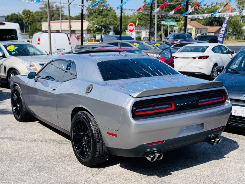 2017 Dodge Challenger Image 14
