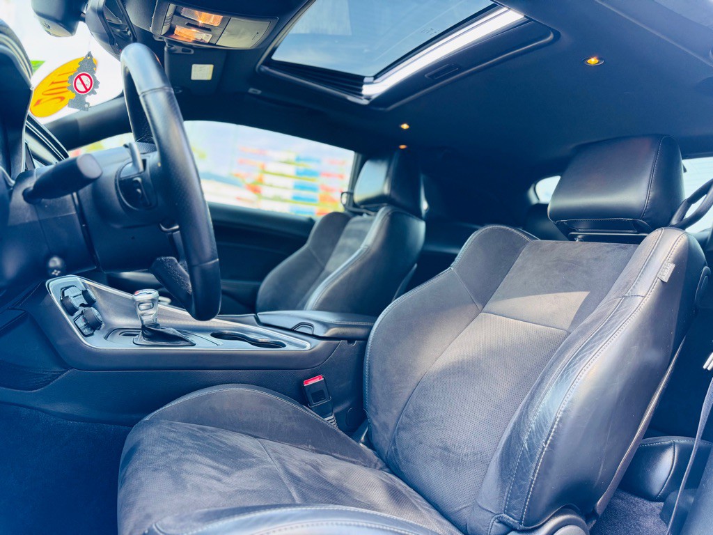 2017 Dodge Challenger Image 29