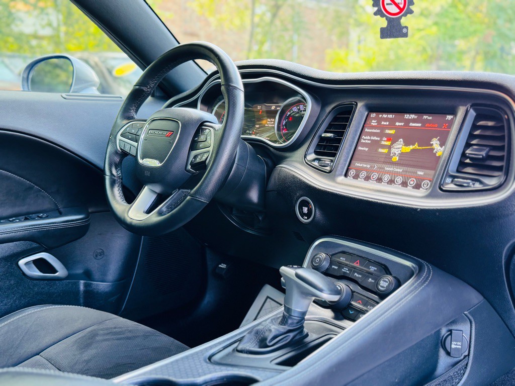 2017 Dodge Challenger Image 33