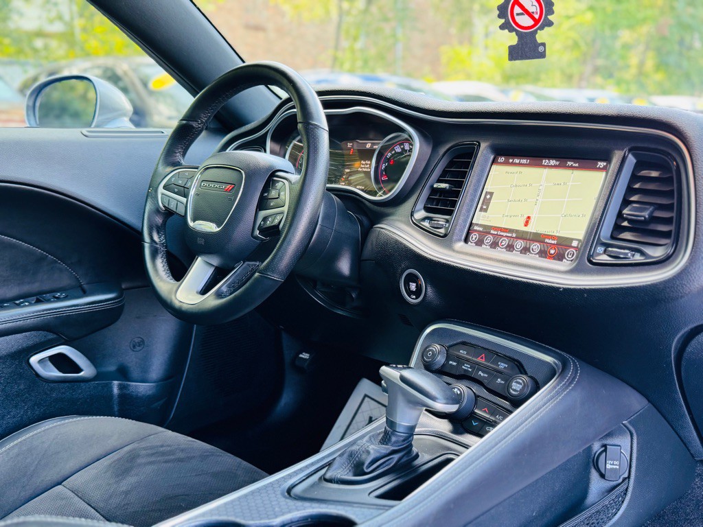 2017 Dodge Challenger Image 34
