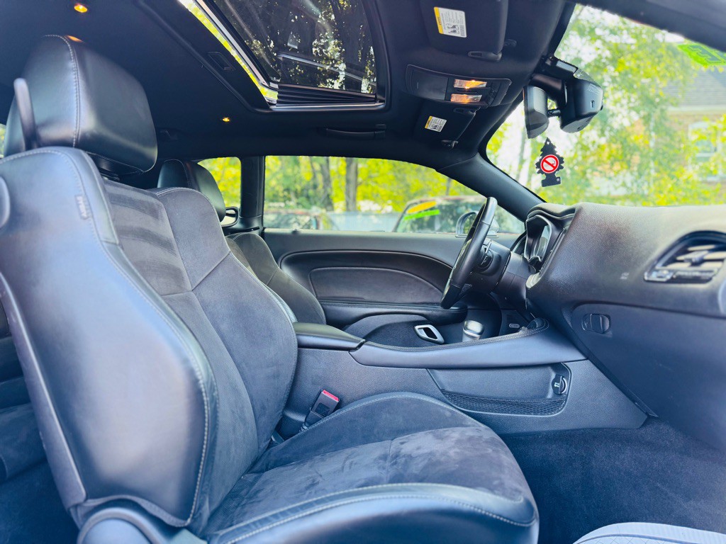 2017 Dodge Challenger Image 35