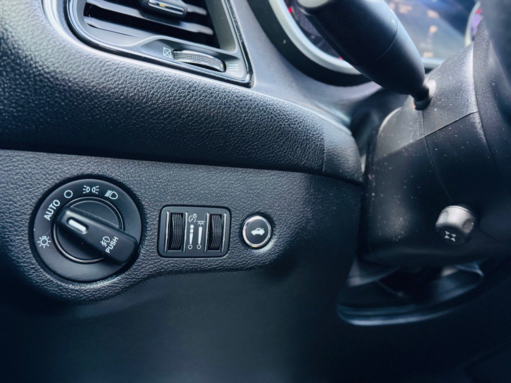 2017 Dodge Challenger Image 43