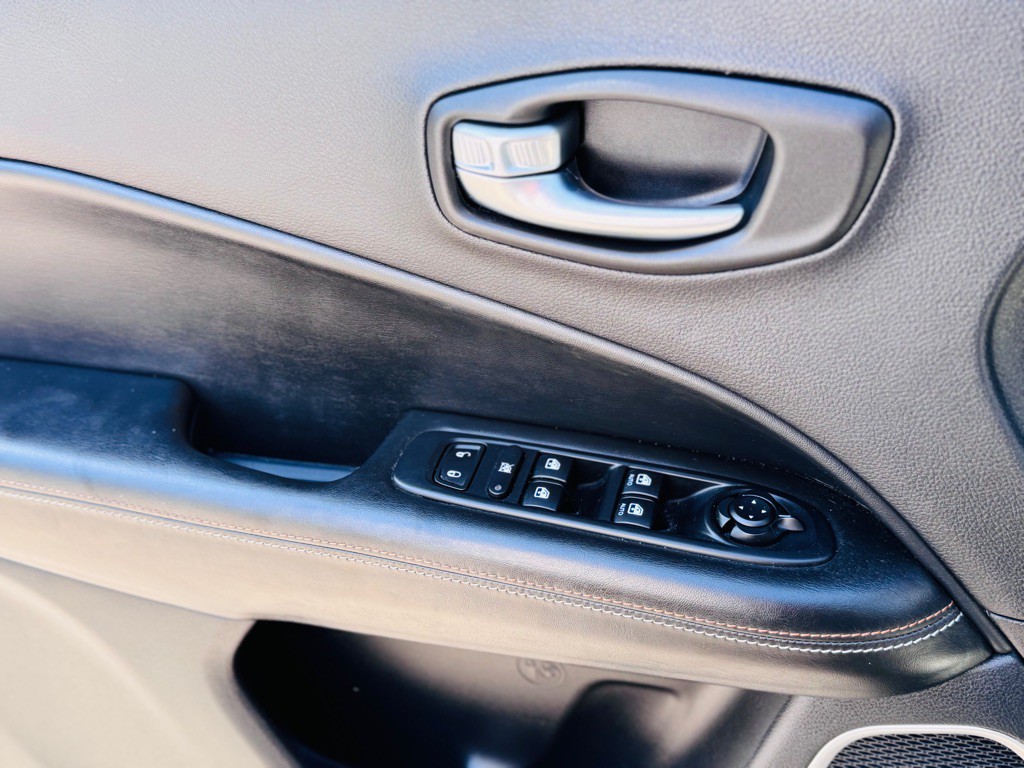 2020 Jeep Compass Image 13