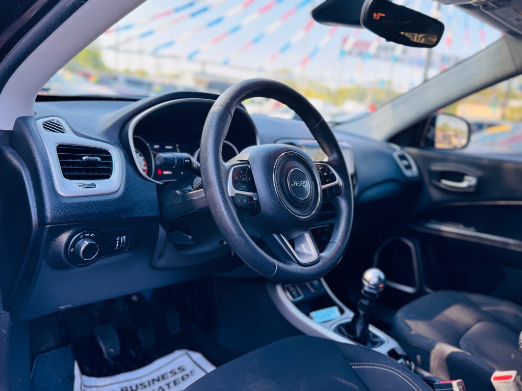 2020 Jeep Compass Image 17
