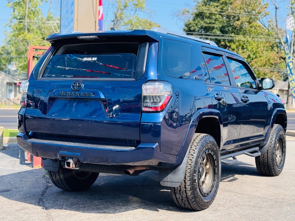 2017 Toyota 4Runner Image 11