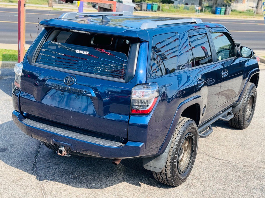 2017 Toyota 4Runner Image 12