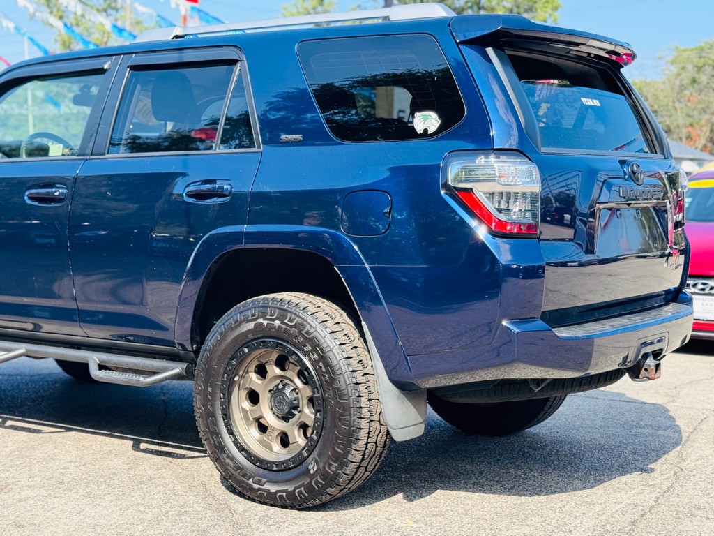 2017 Toyota 4Runner Image 17