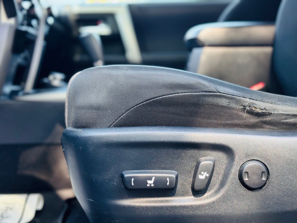2017 Toyota 4Runner Image 28
