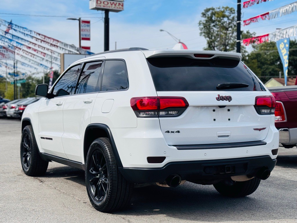 2017 Jeep Grand Cherokee Image 14