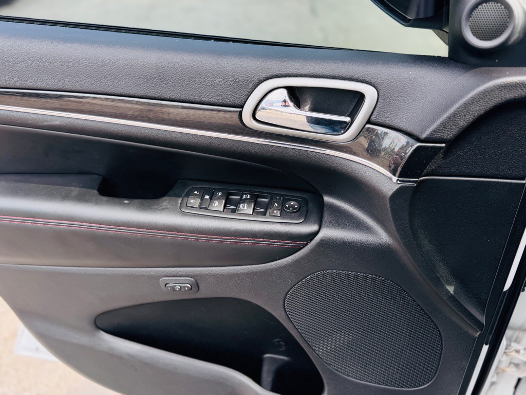 2017 Jeep Grand Cherokee Image 21