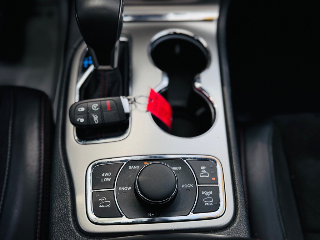 2017 Jeep Grand Cherokee Image 60