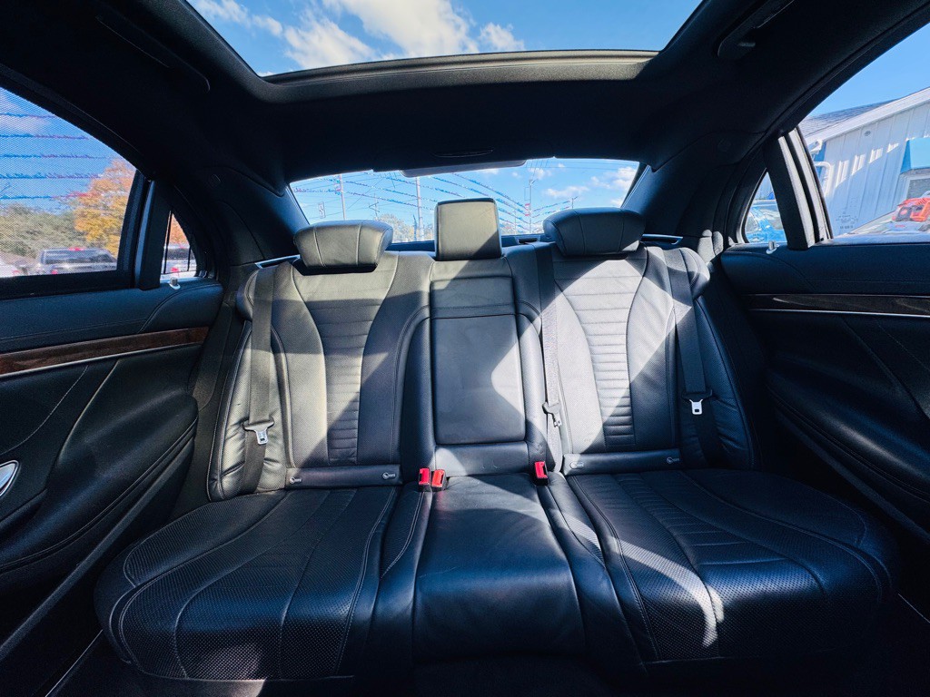 2016 Mercedes-Benz S-Class Image 30