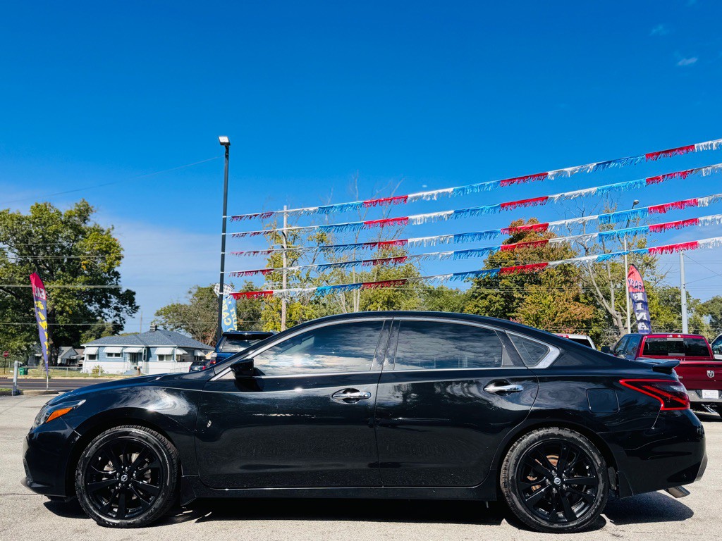 2017 Nissan Altima Image 12