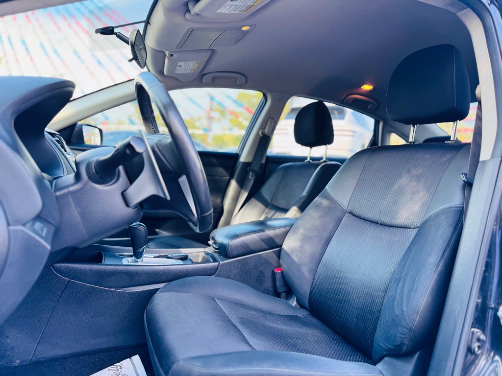 2017 Nissan Altima Image 18