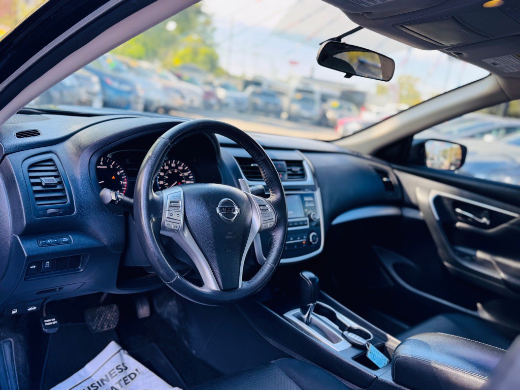 2017 Nissan Altima Image 19