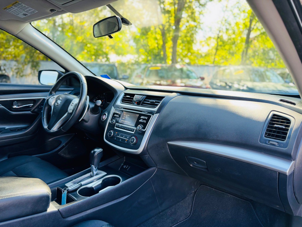 2017 Nissan Altima Image 21