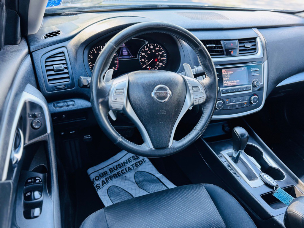 2017 Nissan Altima Image 24