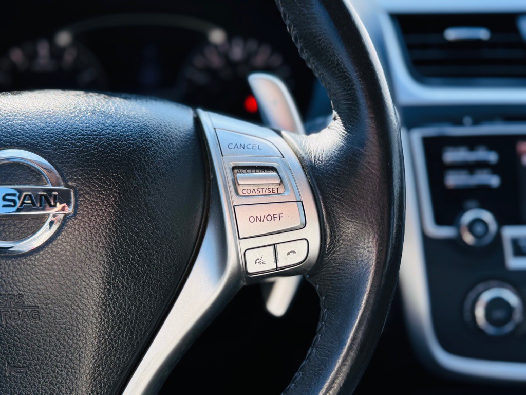 2017 Nissan Altima Image 30