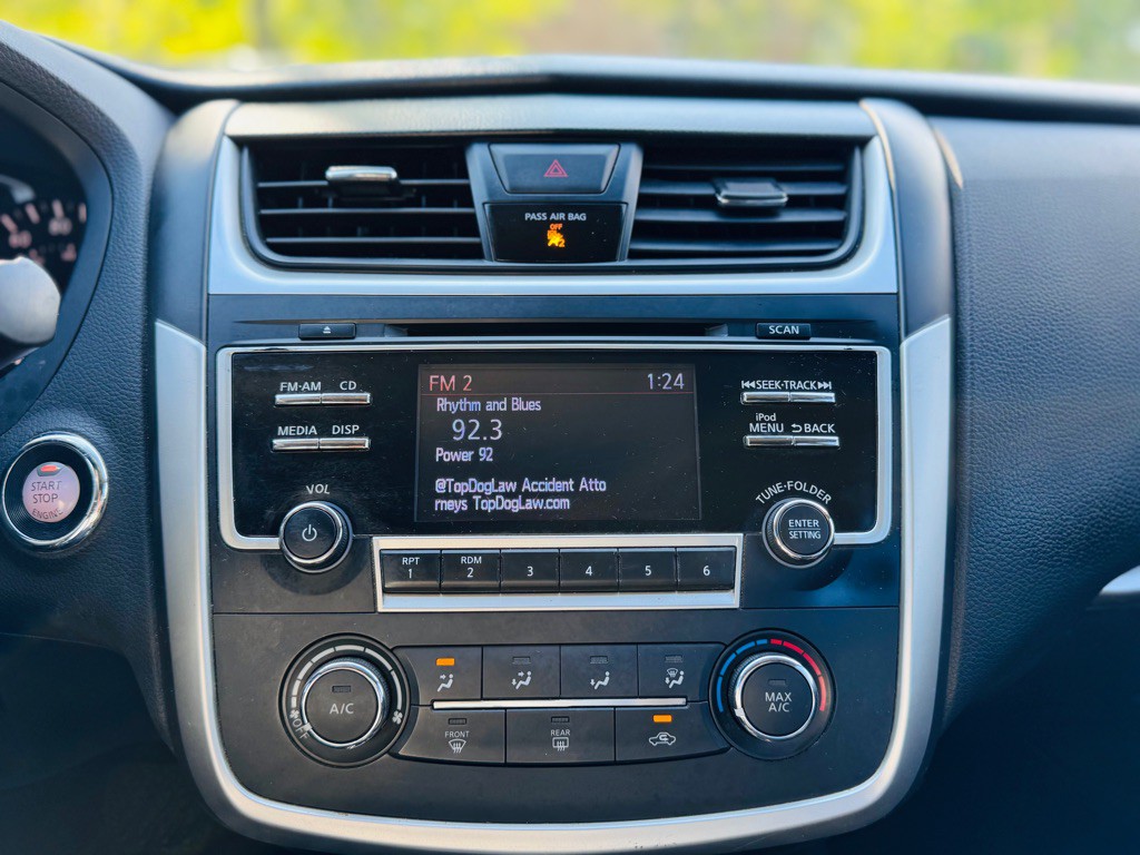 2017 Nissan Altima Image 31