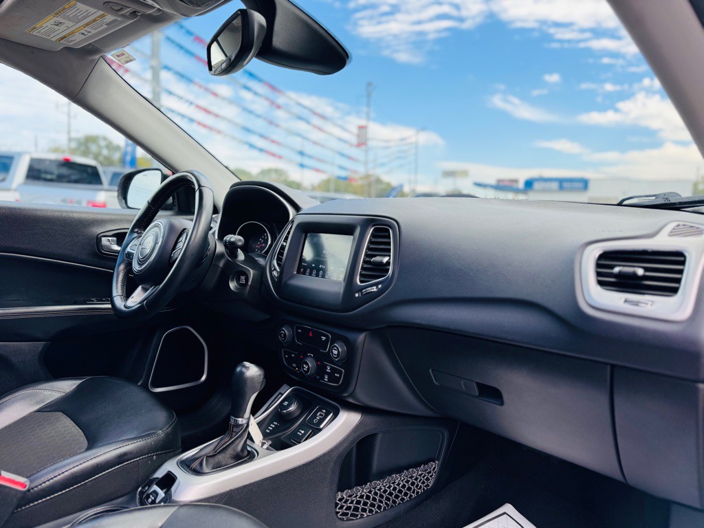 2018 Jeep Compass Image 23