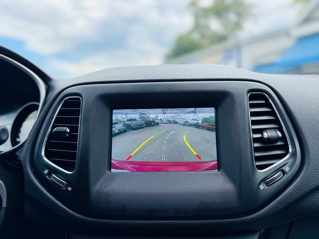2018 Jeep Compass Image 39