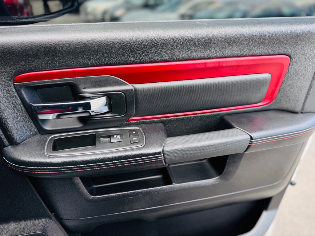 2015 RAM 1500 Image 40