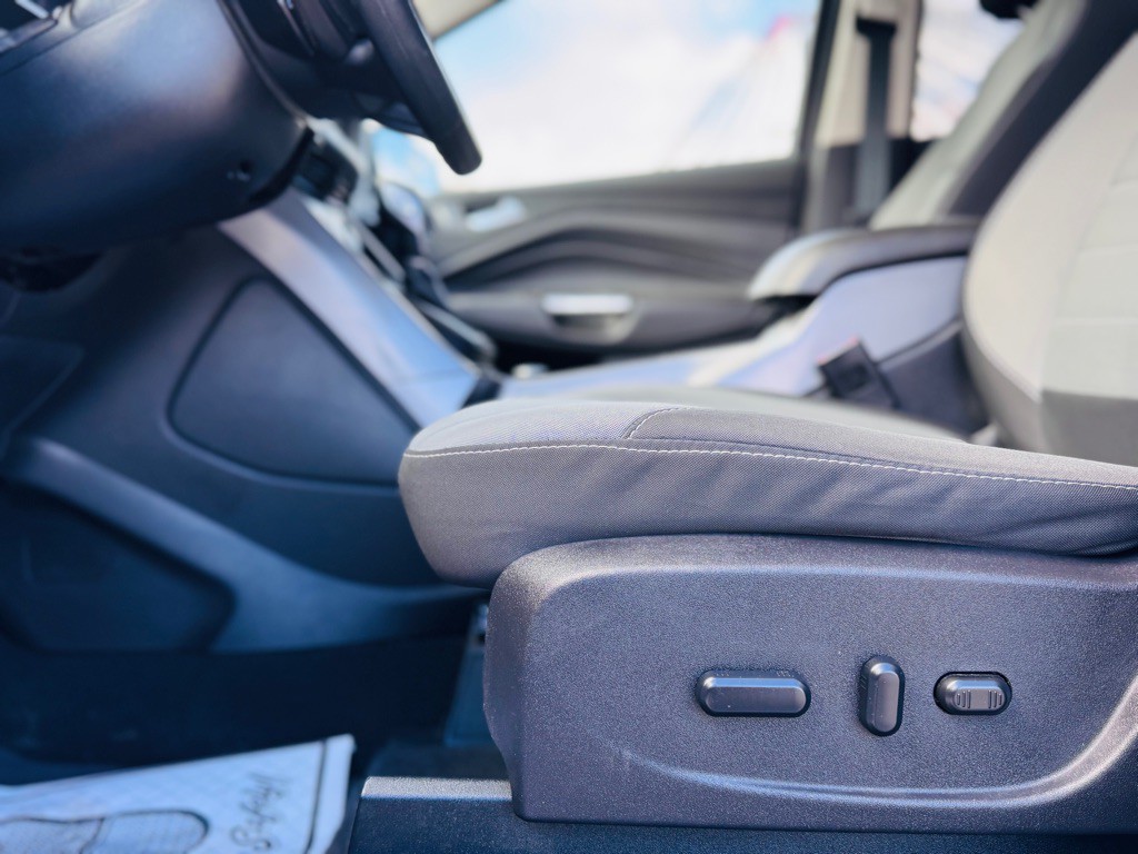 2016 Ford Escape Image 16