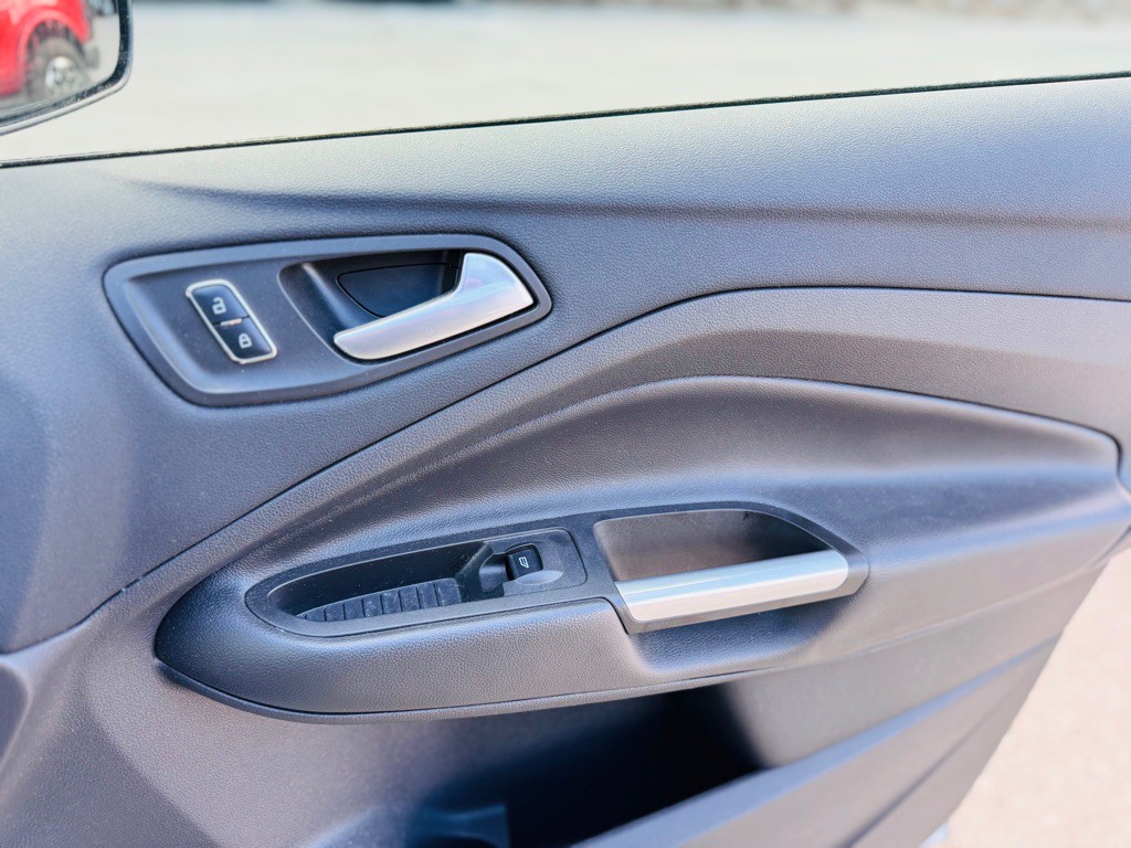 2016 Ford Escape Image 18