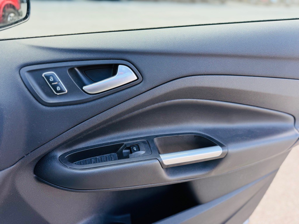 2016 Ford Escape Image 19