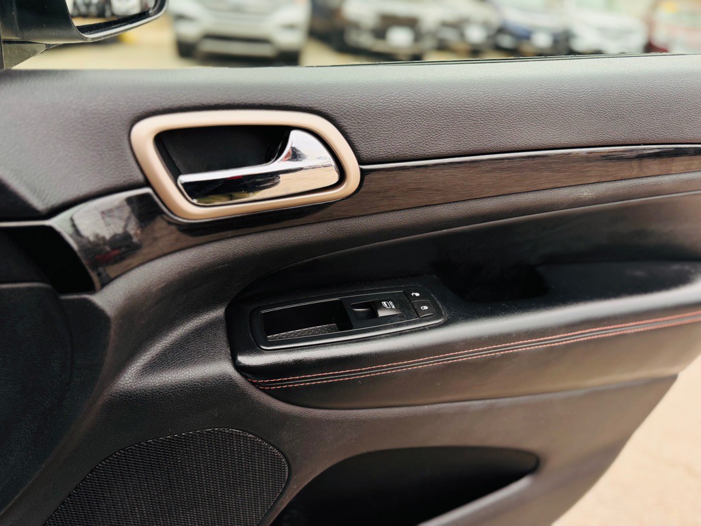 2016 Jeep Grand Cherokee Image 23