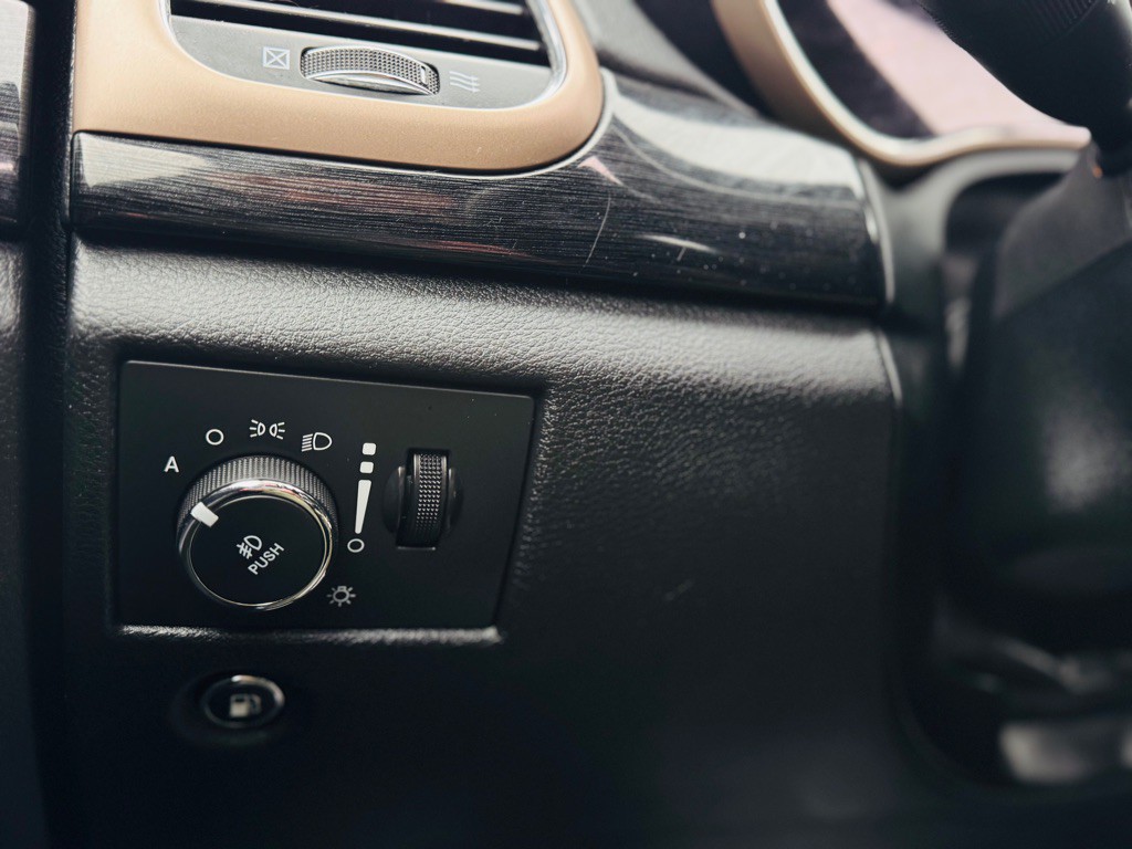 2016 Jeep Grand Cherokee Image 32