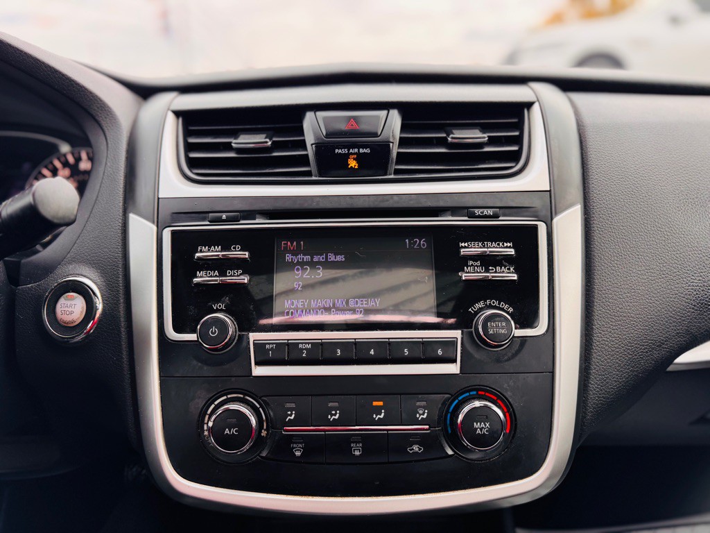 2018 Nissan Altima Image 32