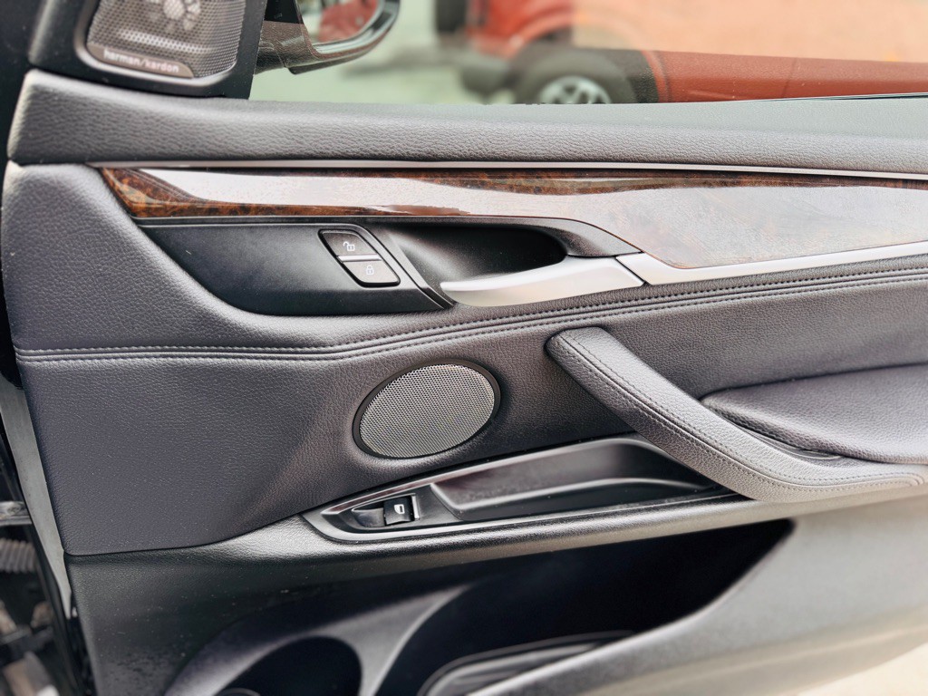 2017 BMW X5 Image 24