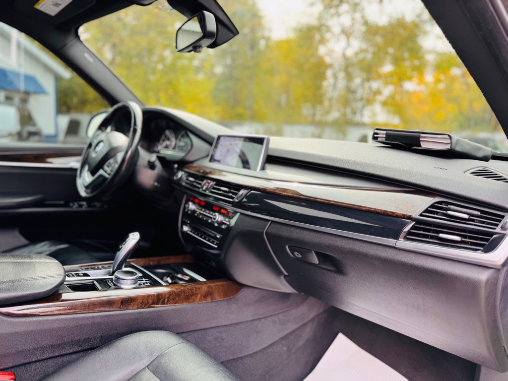 2017 BMW X5 Image 25