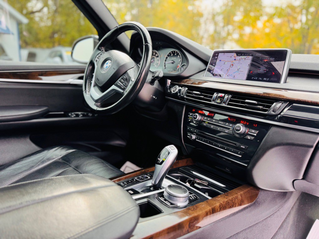 2017 BMW X5 Image 26