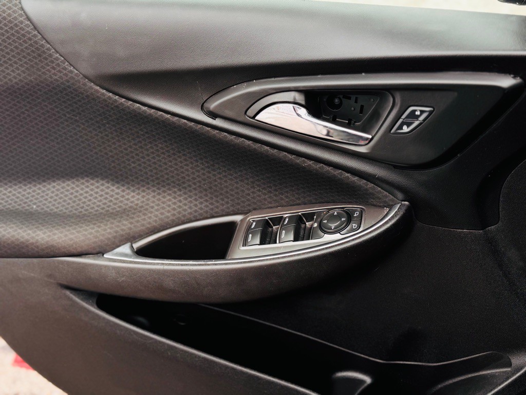 2016 Chevrolet Malibu Image 16