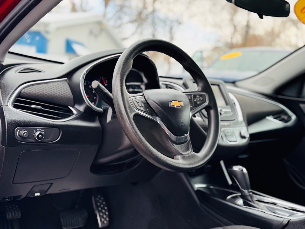 2016 Chevrolet Malibu Image 17