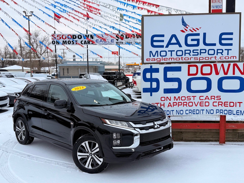 2024 Mitsubishi Outlander Image 2