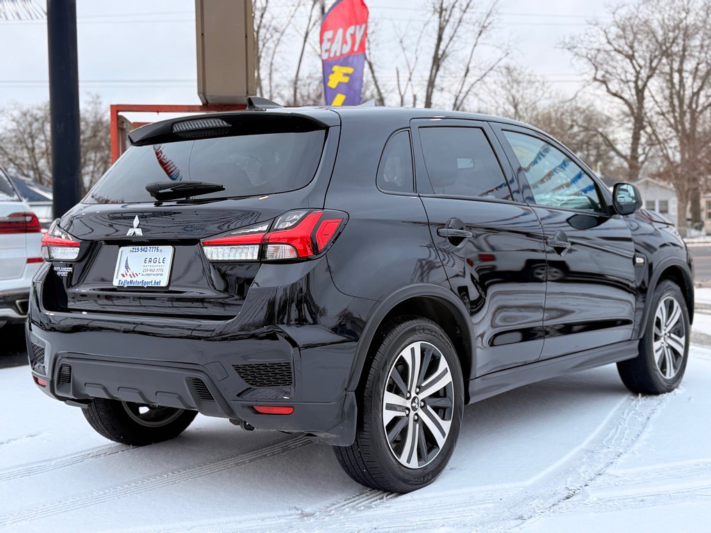 2024 Mitsubishi Outlander Image 7