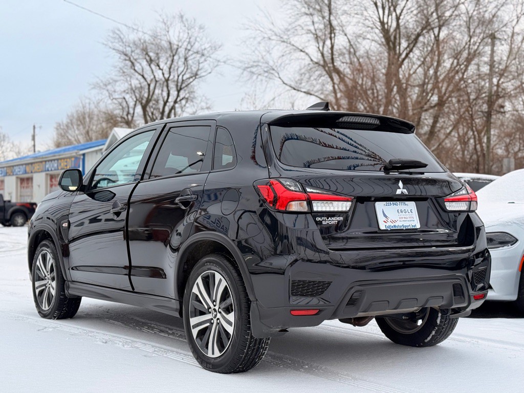 2024 Mitsubishi Outlander Image 9