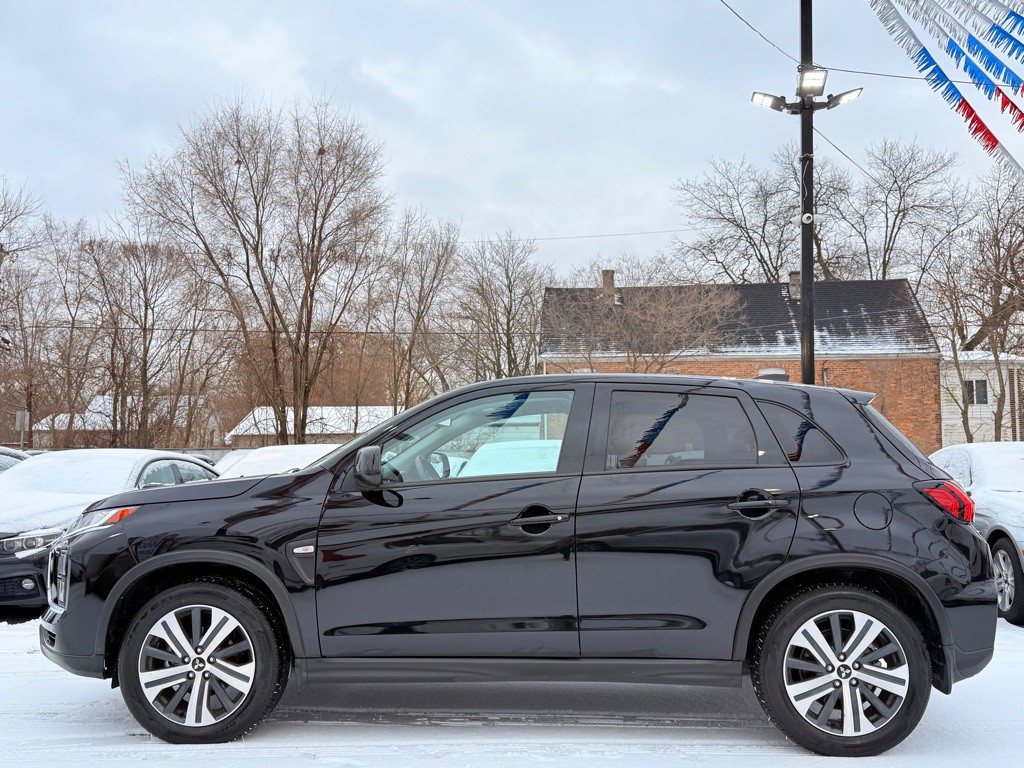 2024 Mitsubishi Outlander Image 10