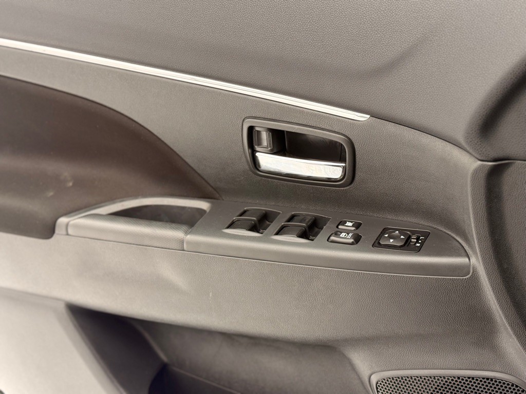 2024 Mitsubishi Outlander Image 14